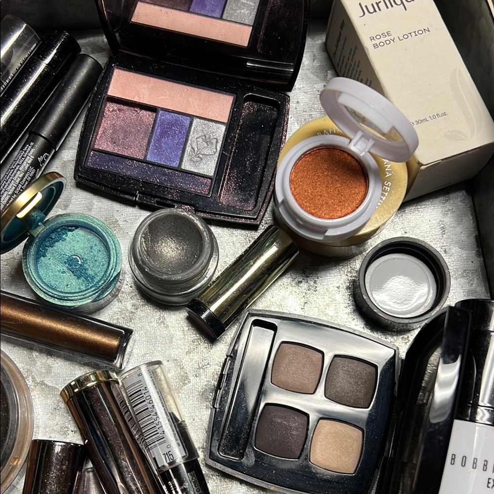 Assorted Makeup Collection - Picture 11 of 12